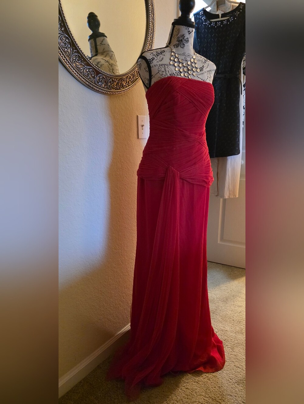 Vintage -  Vera Wange WHITE ||  Paloma -   Deep Red 💄 SIZE 4